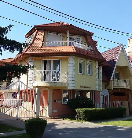 Boglarka Apartament *